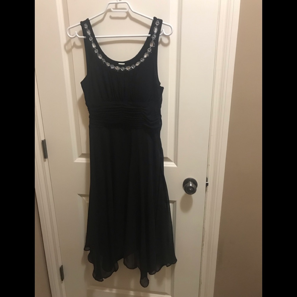 Size 10 Black swing dress with zipper side